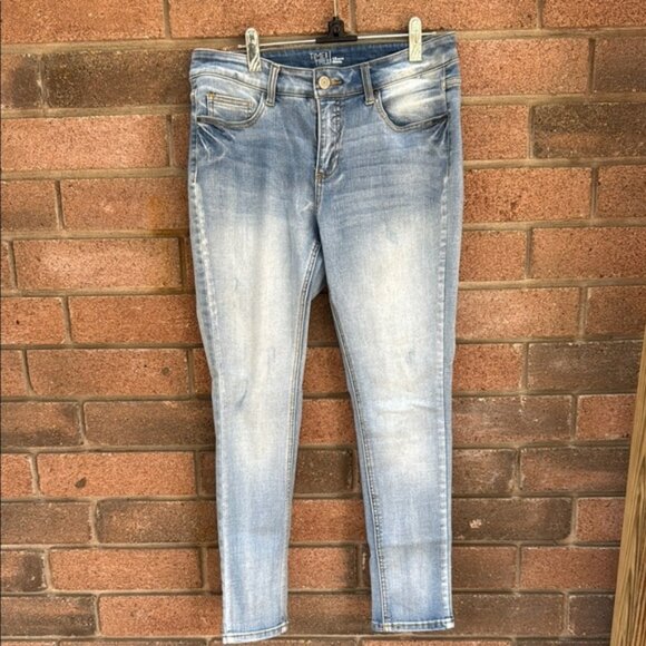 🍒Time and Tru Faded Blue Skinny Jeans - Picture 1 of 11